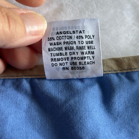 Medline sky blue scrub top size XL - Picture 5 of 5